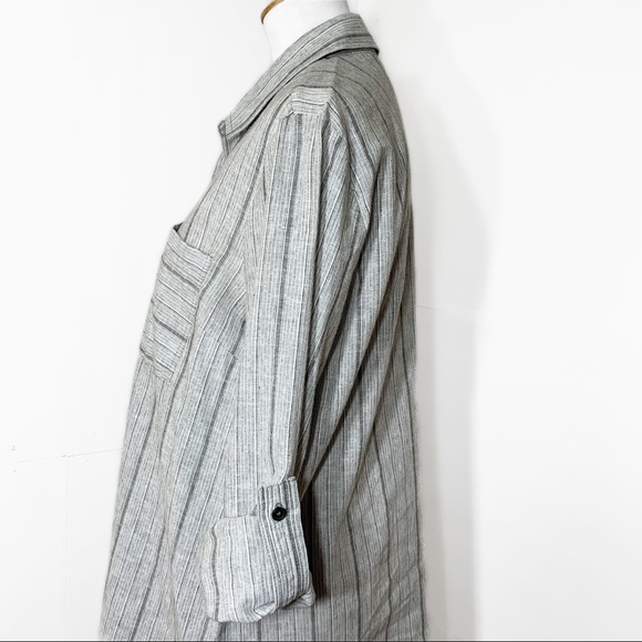 SOLD-Michael Kors Black and Gray Stripe Roll Tab Sleeve Linen Blend Buttondown - Picture 4 of 8